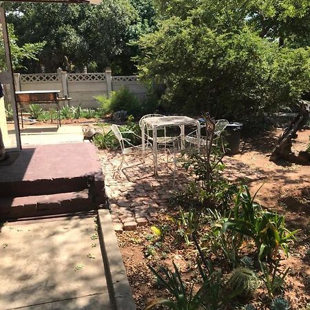 Apartamento Tranquility In Klein Karoo Oudtshoorn Exterior foto