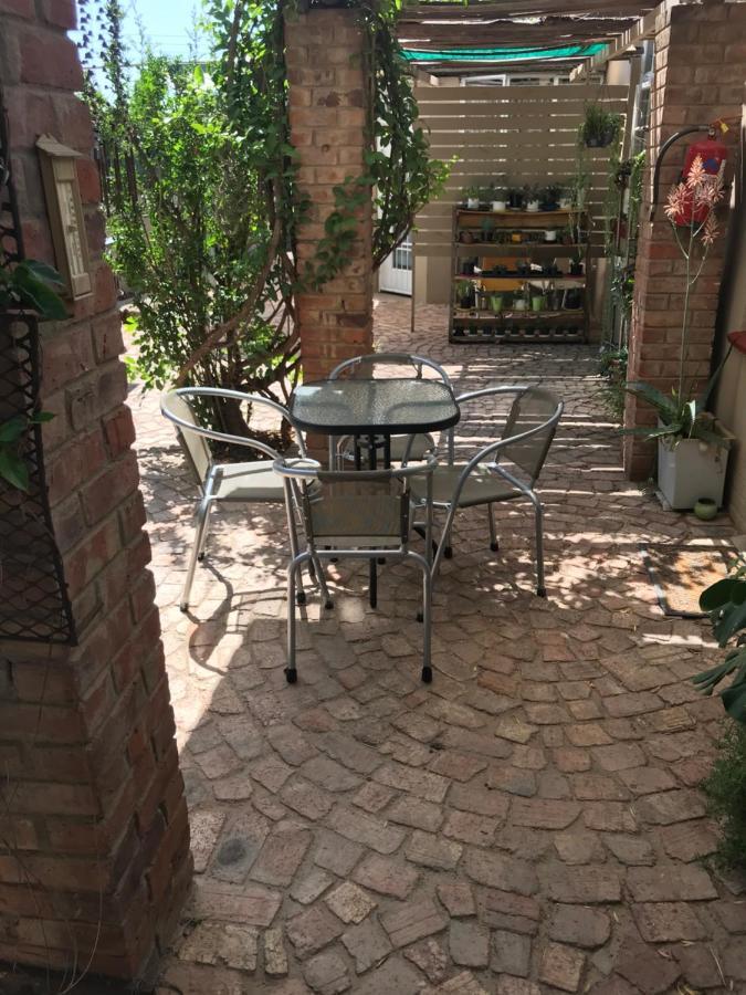Apartamento Tranquility In Klein Karoo Oudtshoorn Exterior foto